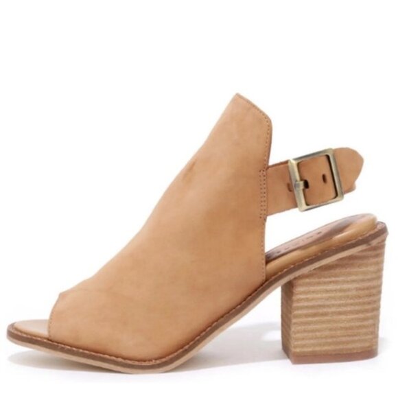 Chinese Laundry Caleb Suede Stacked Heel Sandals Brass Buckle Nude Size 8 - Picture 6 of 15